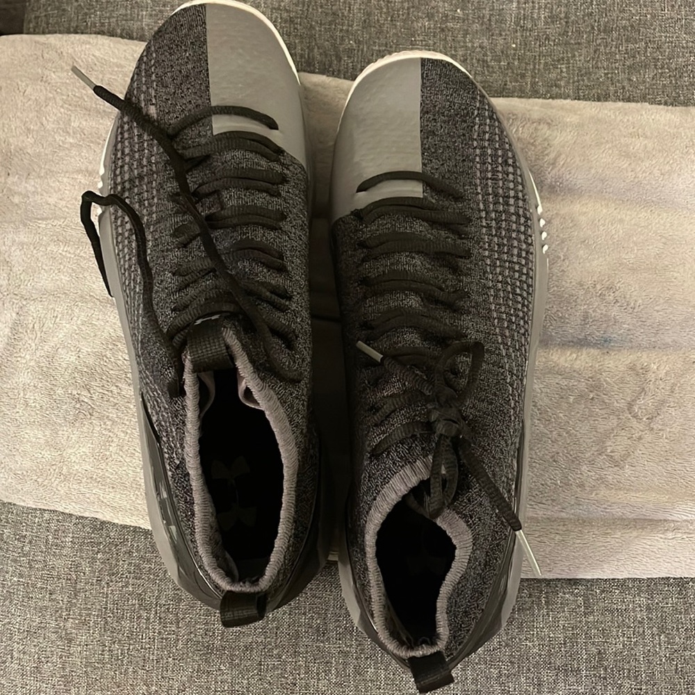 Under Armour - Heat Seeker Fitness Lifestyle Athletic and Training Shoes